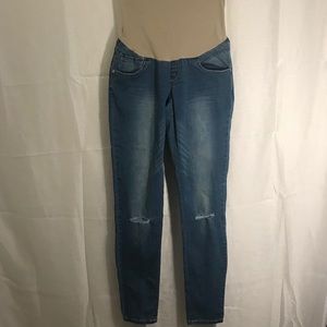 Maternity skinny Jeans size Medium in EUC